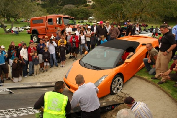 Trapped! Lambo Takes Wrong Turn at Concorso