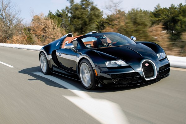 Bugatti Grand Sport Vitesse Celebrates World Premiere in Geneva