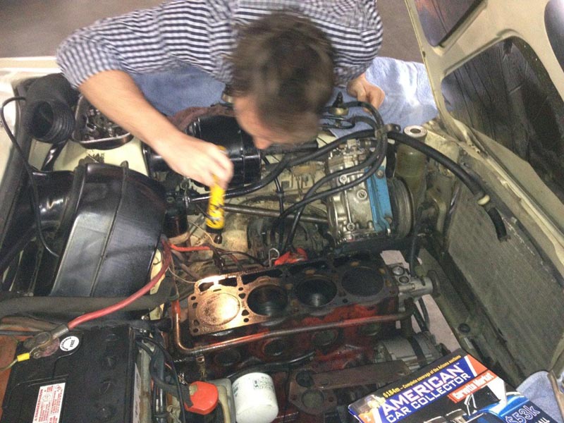 4-24-12-2-1973-volvo-1800-es-head-pulled