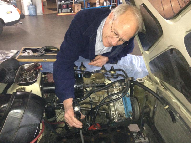 4-24-12-3-1973-volvo-1800-es-head-pulled