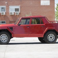 1991-lamborghini-lm002-side