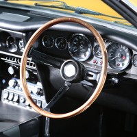 1970-aston-martin-dbs-sports-saloon-driversinterior-closeup