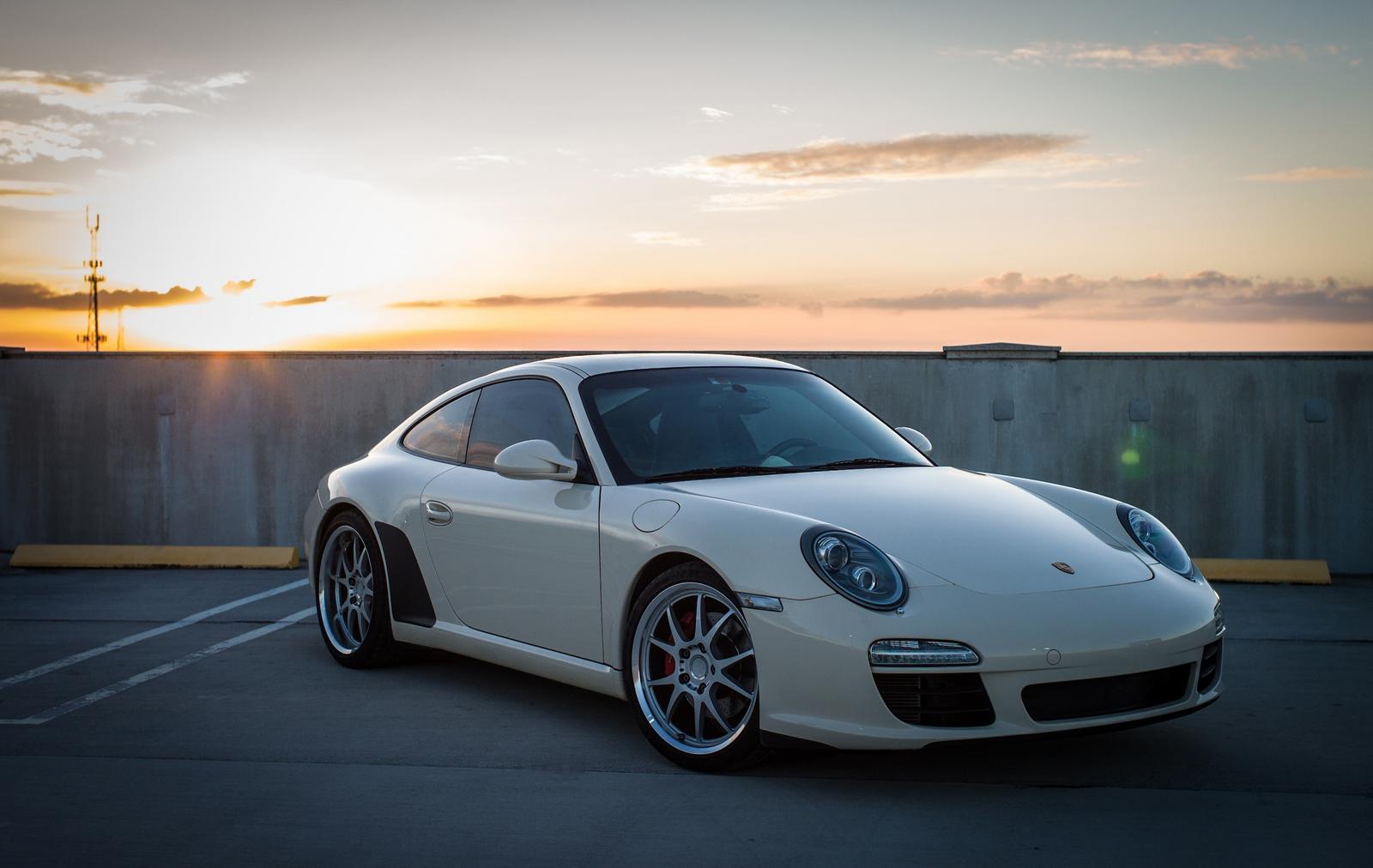 Porsche 911 Carrera White