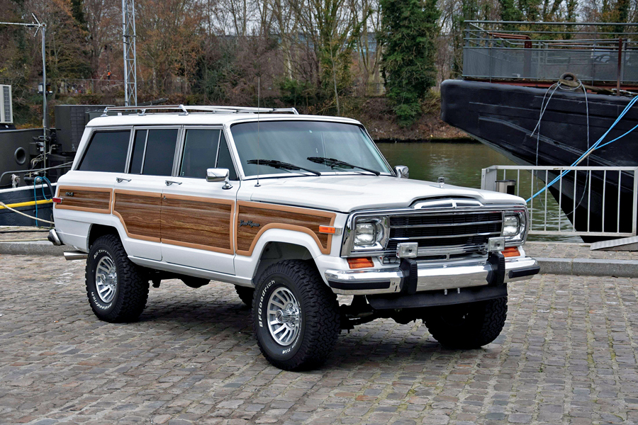 Автомобиль grand wagoneer