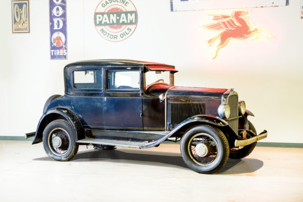 1931 Detroit Electric Model 99 Coupe