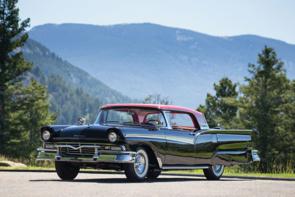 1957 Ford Fairlane 500 Skyliner