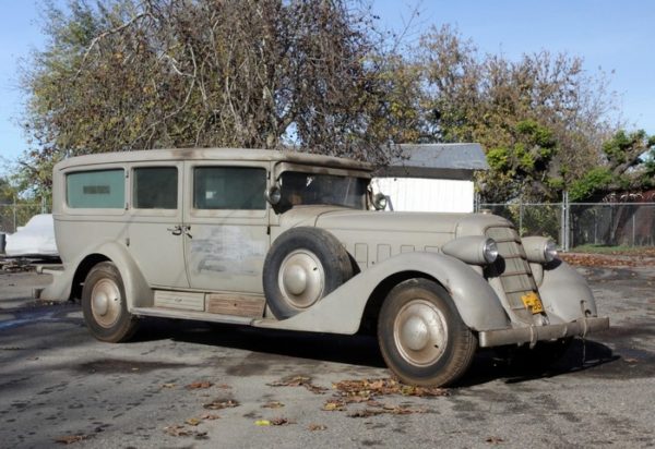 1930 Cadillac 452 V16 ambulance