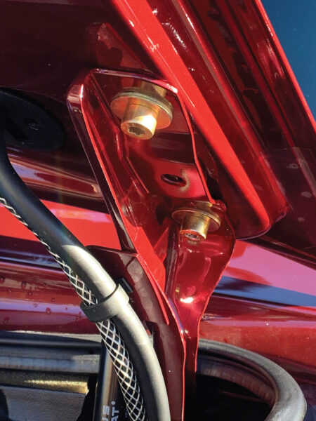 Gotcha! Online auction commentary proves the devil is in the details