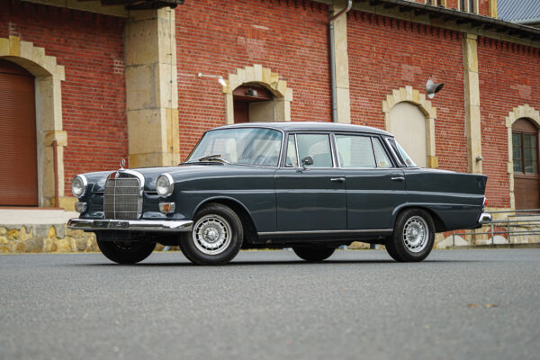 1967 Mercedes-Benz 230 AMG