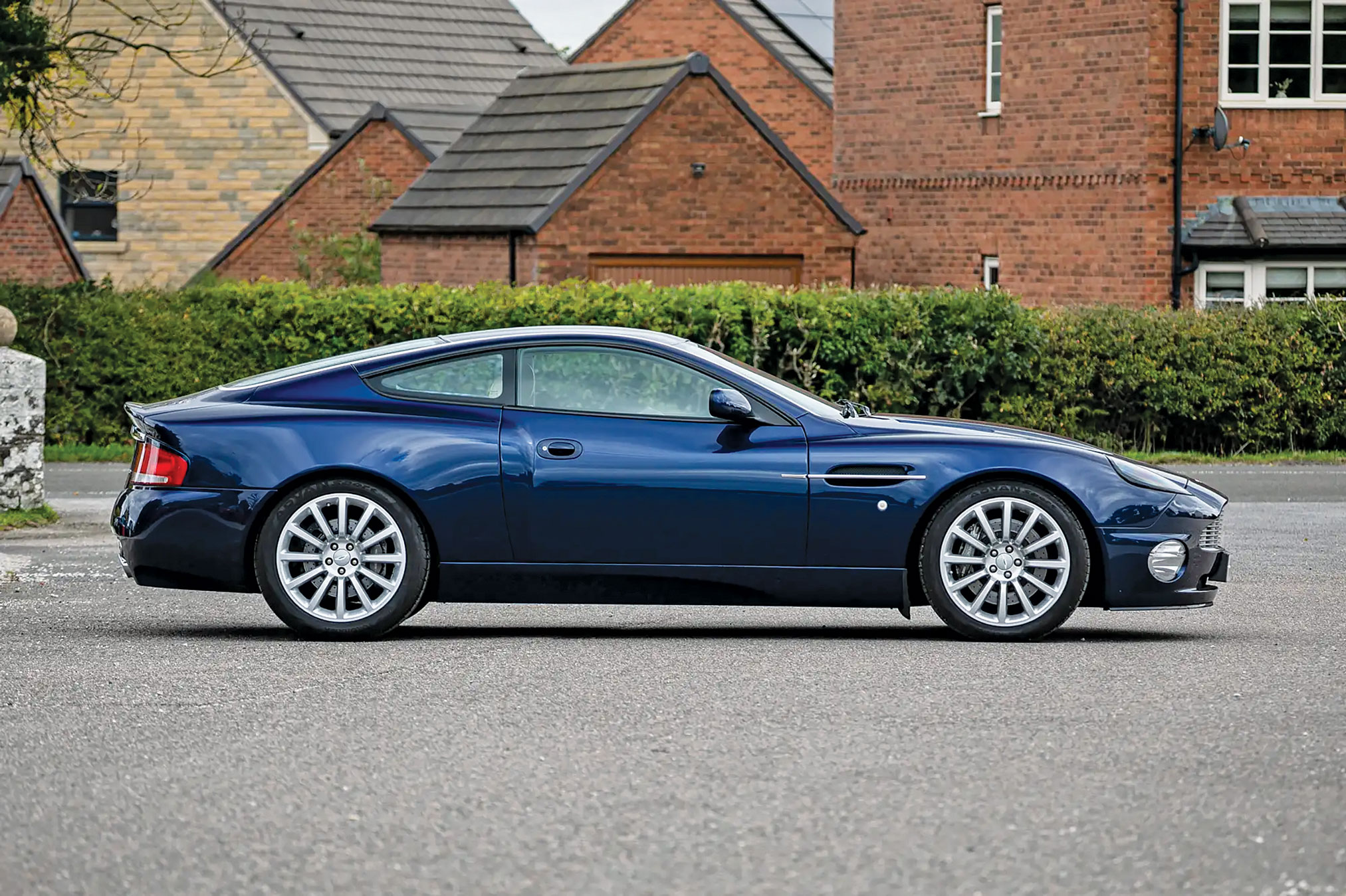 2003 Aston Martin V12 Vanquish