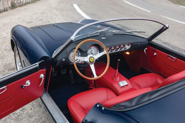 1961 Ferrari 250 GT SWB California Spider - interior