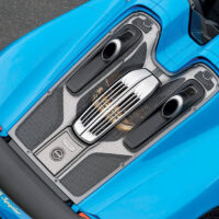 2015 Porsche 918 Weissach Spyder - engine