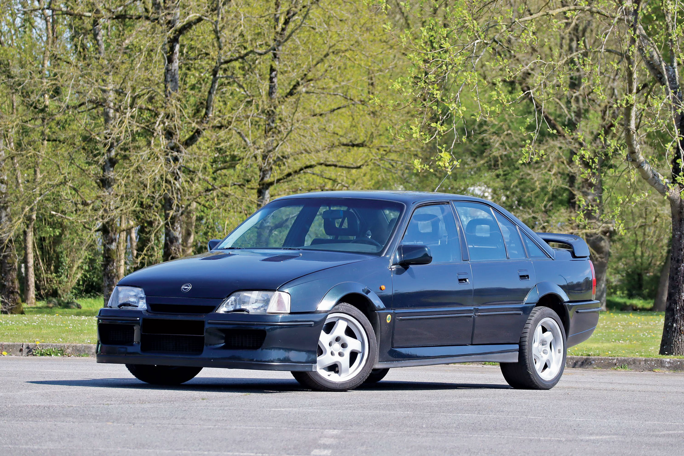 1992 Opel Lotus Omega - front 3/4 view